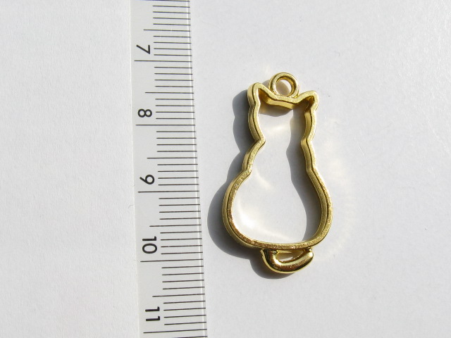 レジン向けメタル　ネコ　16×30mm　ゴールド