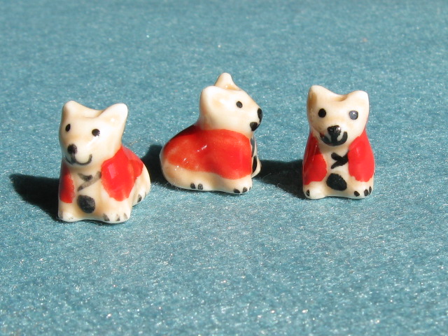 陶器ビーズ　干支　約17×17mm　イヌ