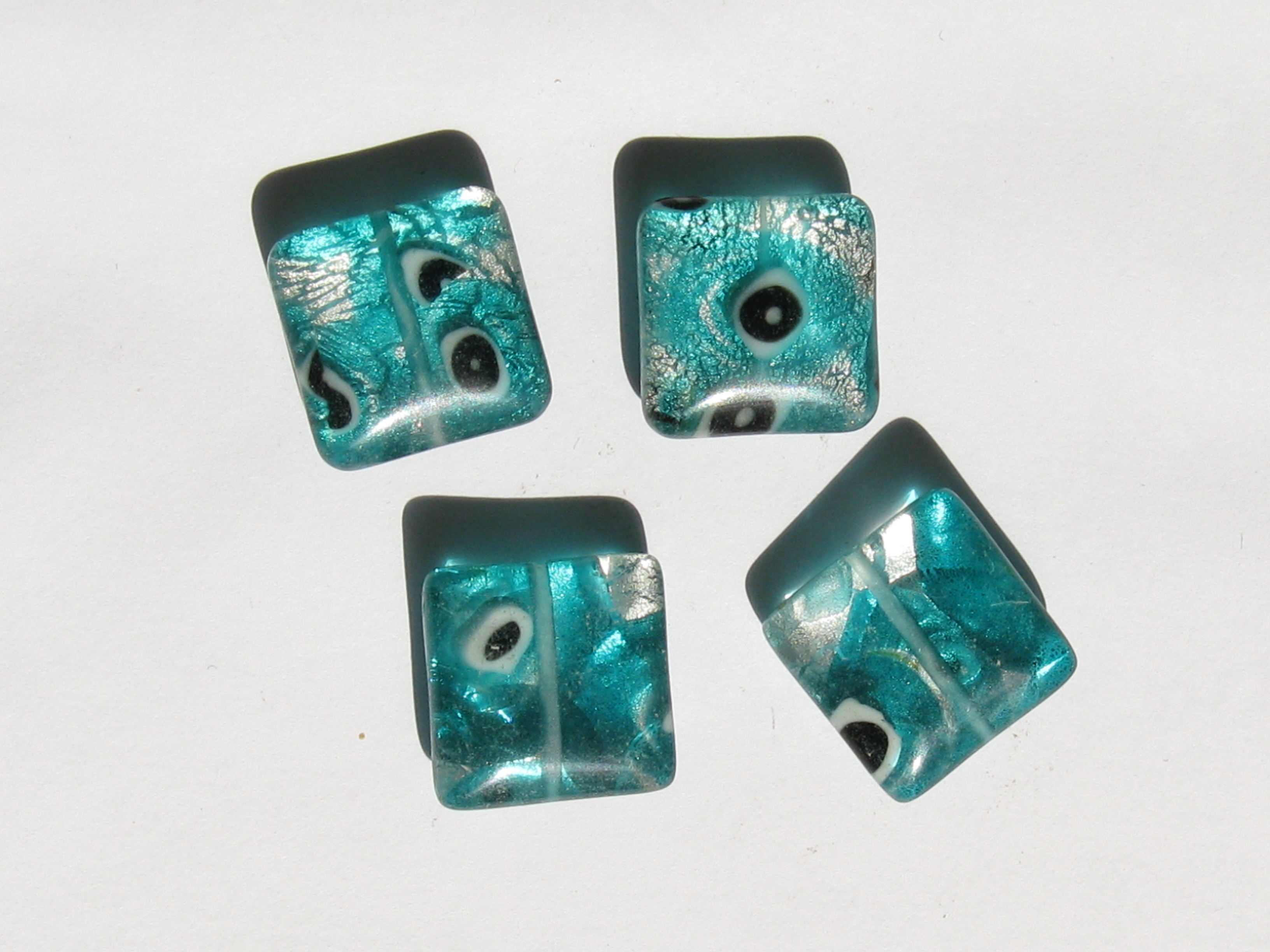 ベネチアン風ガラス　模様付きスクエア　約20ｍｍ　グリーン