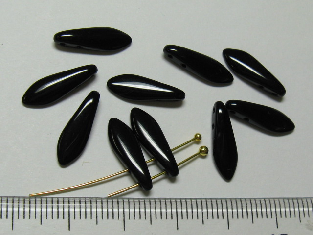 チェコビーズ　ダガー　２ホール　５×１６ミリ　ジェット