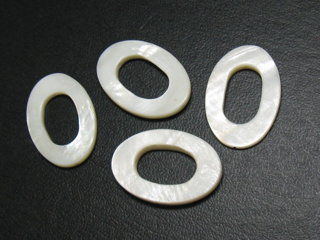 シェルパーツ　30×20ミリ　オーバル・リング　ナチュラルカラー