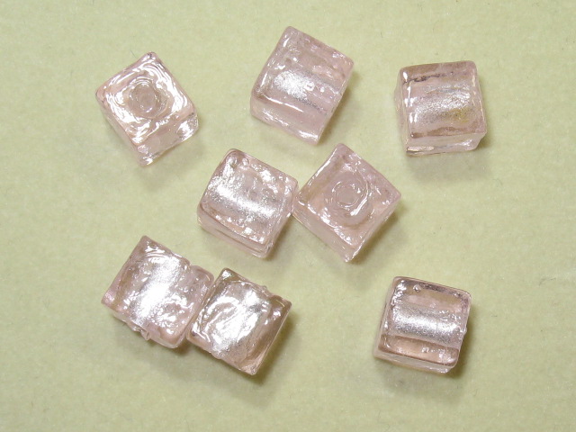 ベネチアン風ガラス　キューブ　約10×10ｍｍ　ピンク