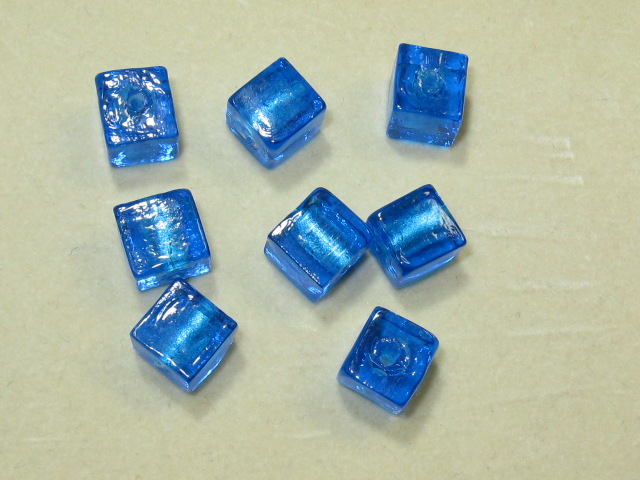 ベネチアン風ガラス　キューブ　約10×10ｍｍ　青色