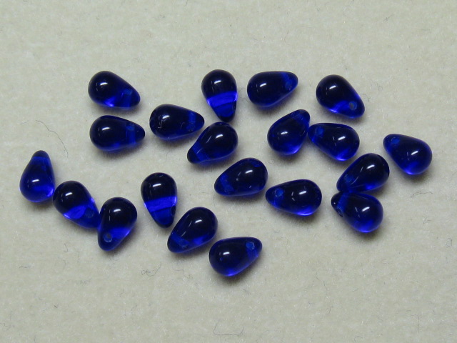 チェコビーズ　ティアドロップ　４×６ミリ　コバルト