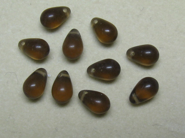 チェコビーズ　ティアドロップ　６×９ミリ　スモークトパーズ