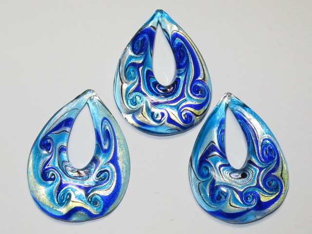 ハンドメイドガラス　シヅク型　約52×38ｍｍ　ライトブルー＆ブルー