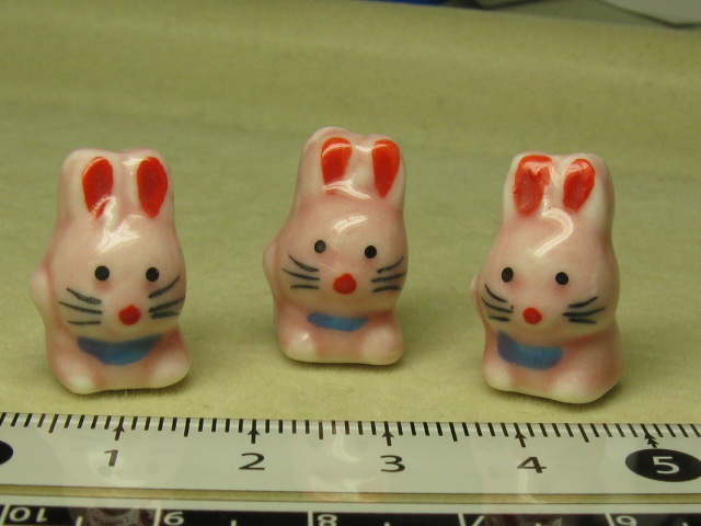 陶器ビーズ　干支　約14×20mm　ウサギ　②