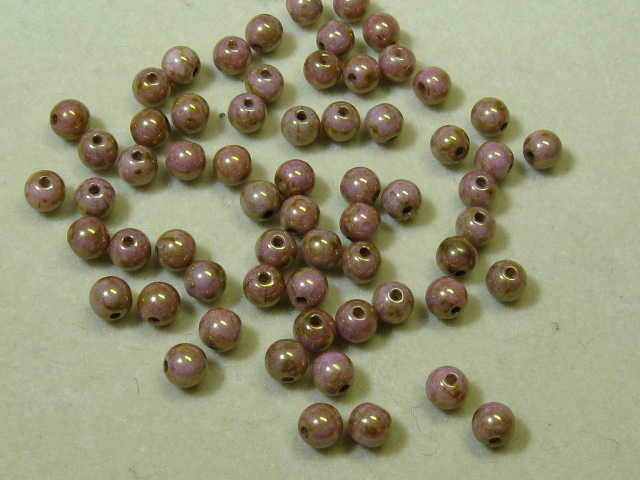 チェコ　プレス　ラウンド　４ミリ　オペークラスターローズ゛トパース