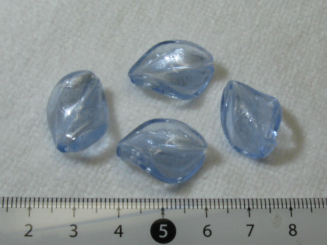 ベネチアン　ツイスト　約20×15ｍｍ　ライトサファイヤ