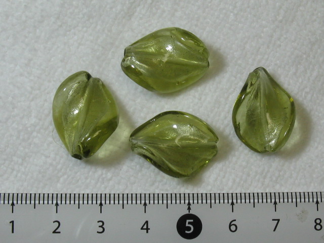 ベネチアン　ツイスト　約20×15ｍｍ　うぐいす色