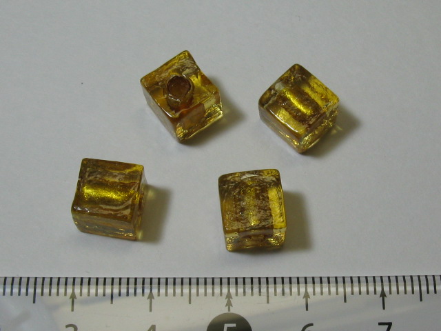 ベネチアン風ガラス　キューブ　約８×８ｍｍ　黄色