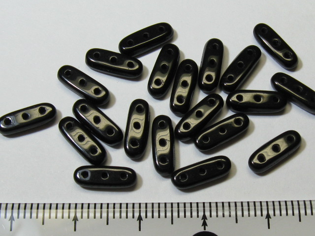 チェコビーズ　ビーム　３ホール　３×１０ミリ　ジェット