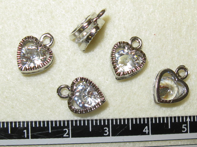 キュービックチャーム　ハート型　 約12×8ミリ　シルバーカラー