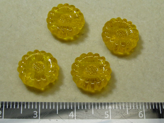 チェコビーズ　ヒマワリ（２ホール）　１２ミリ　マンゴー