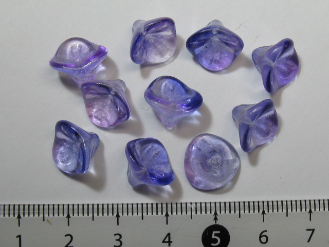 チェコビーズ　フラワー（たて穴）　１０×１２ミリ　ウルトラバイオレッド