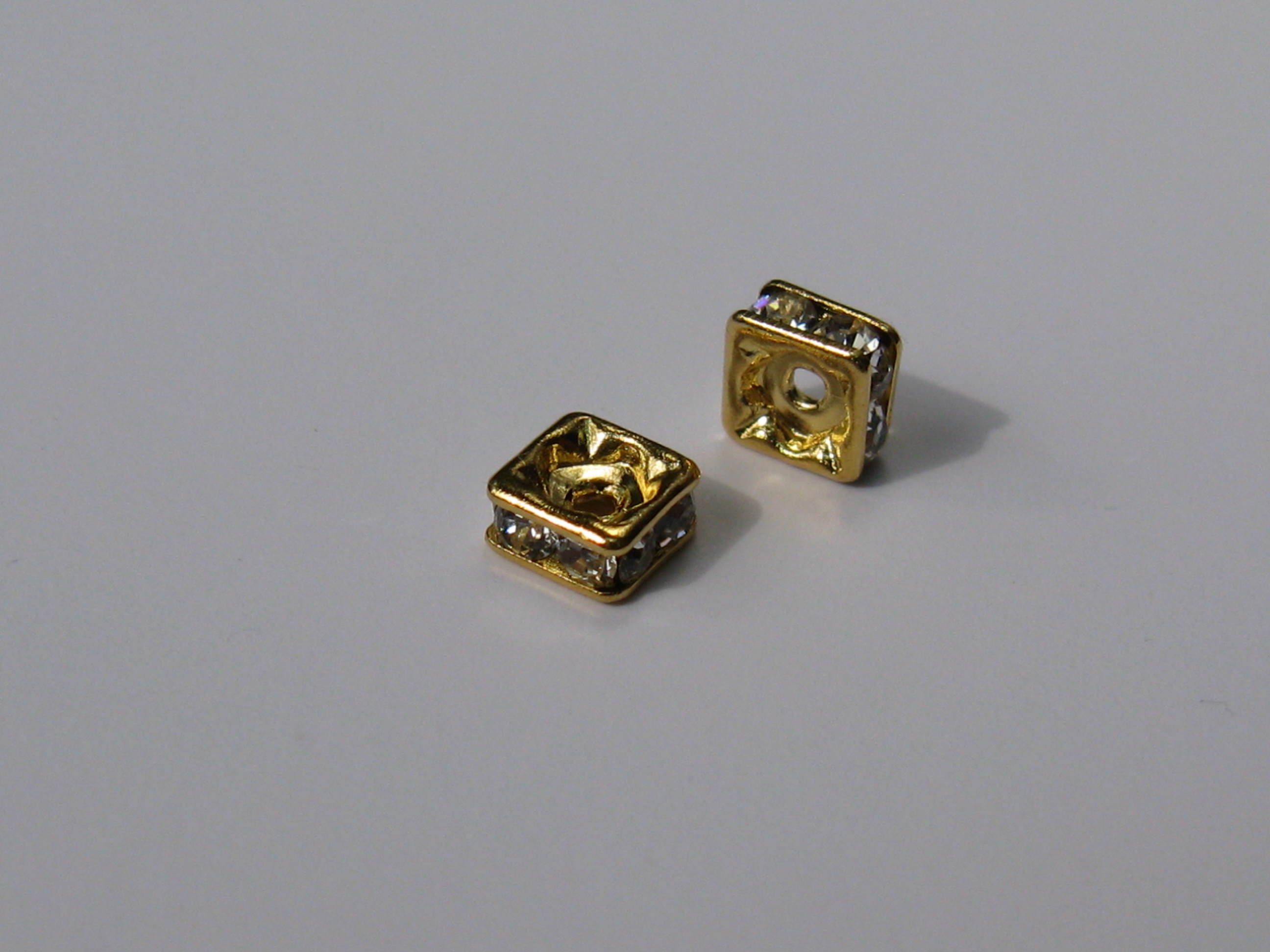 ロンデル　スクエア　４mm　(２個入り)　ゴールドクリスタル　スワロフスキー使用