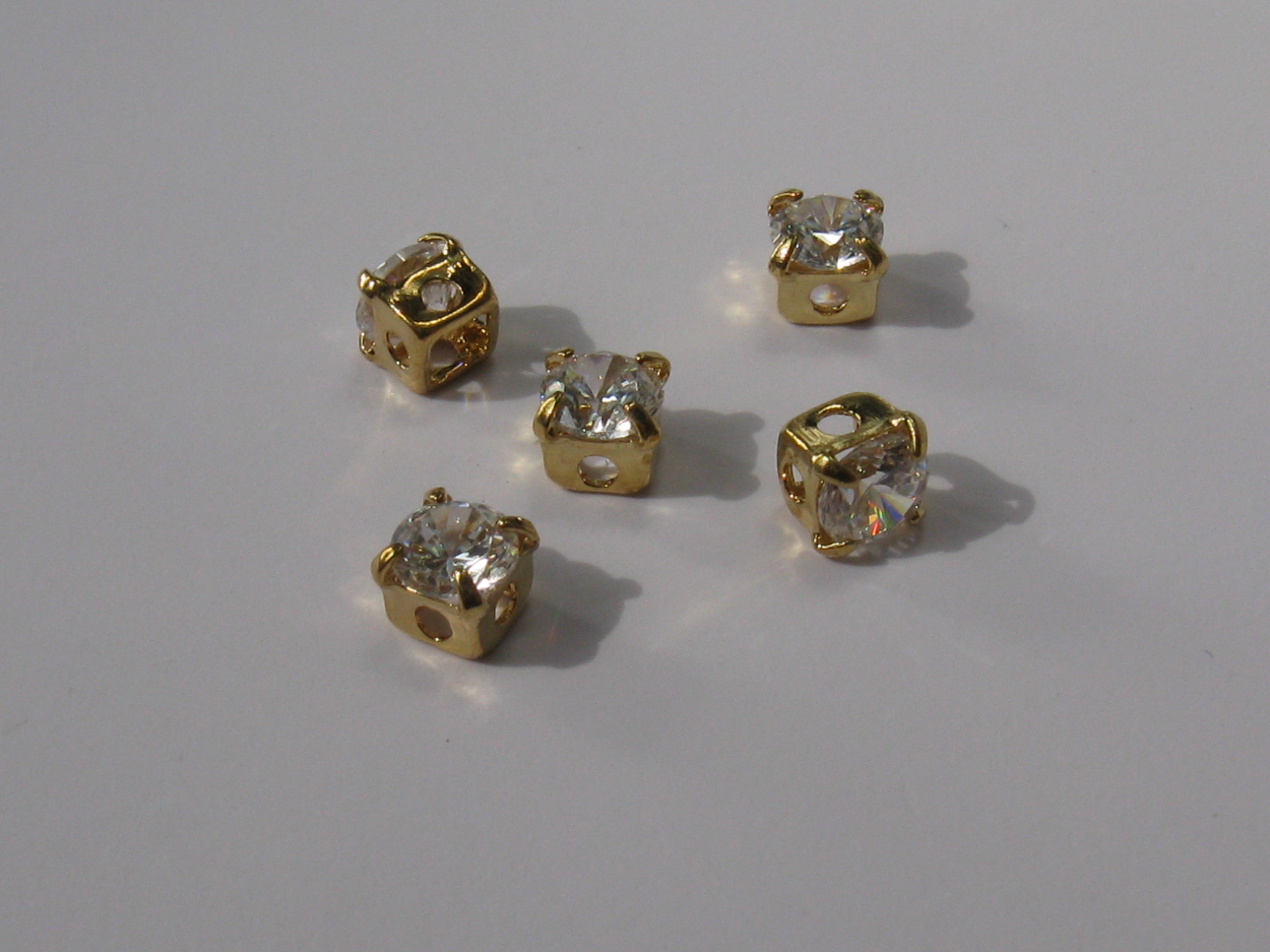 キュービック　角型　４mm　(５個入り)　ゴールドクリスタル