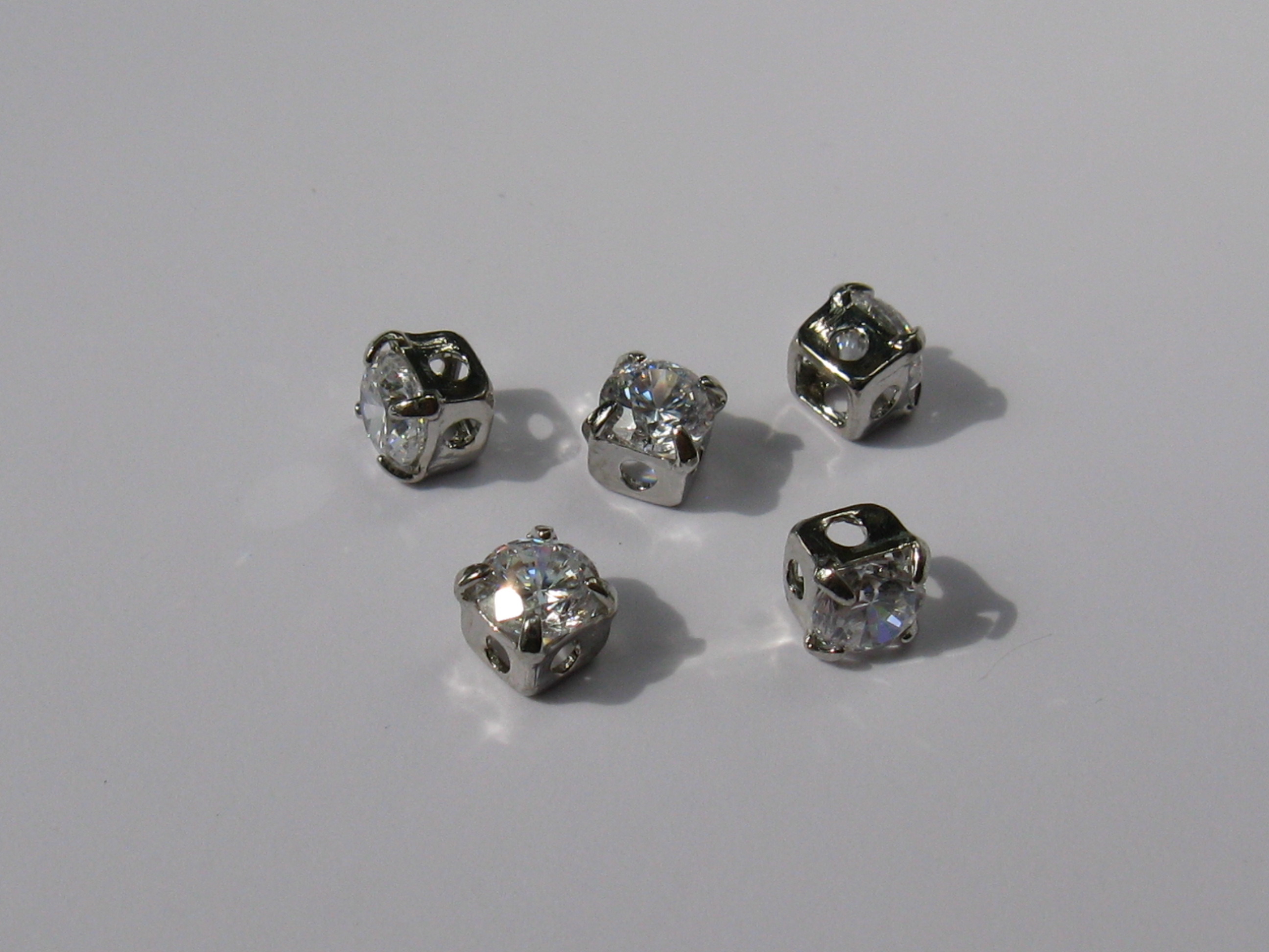 キュービック　角型　４mm　(５個入り)　ロジウムクリスタル