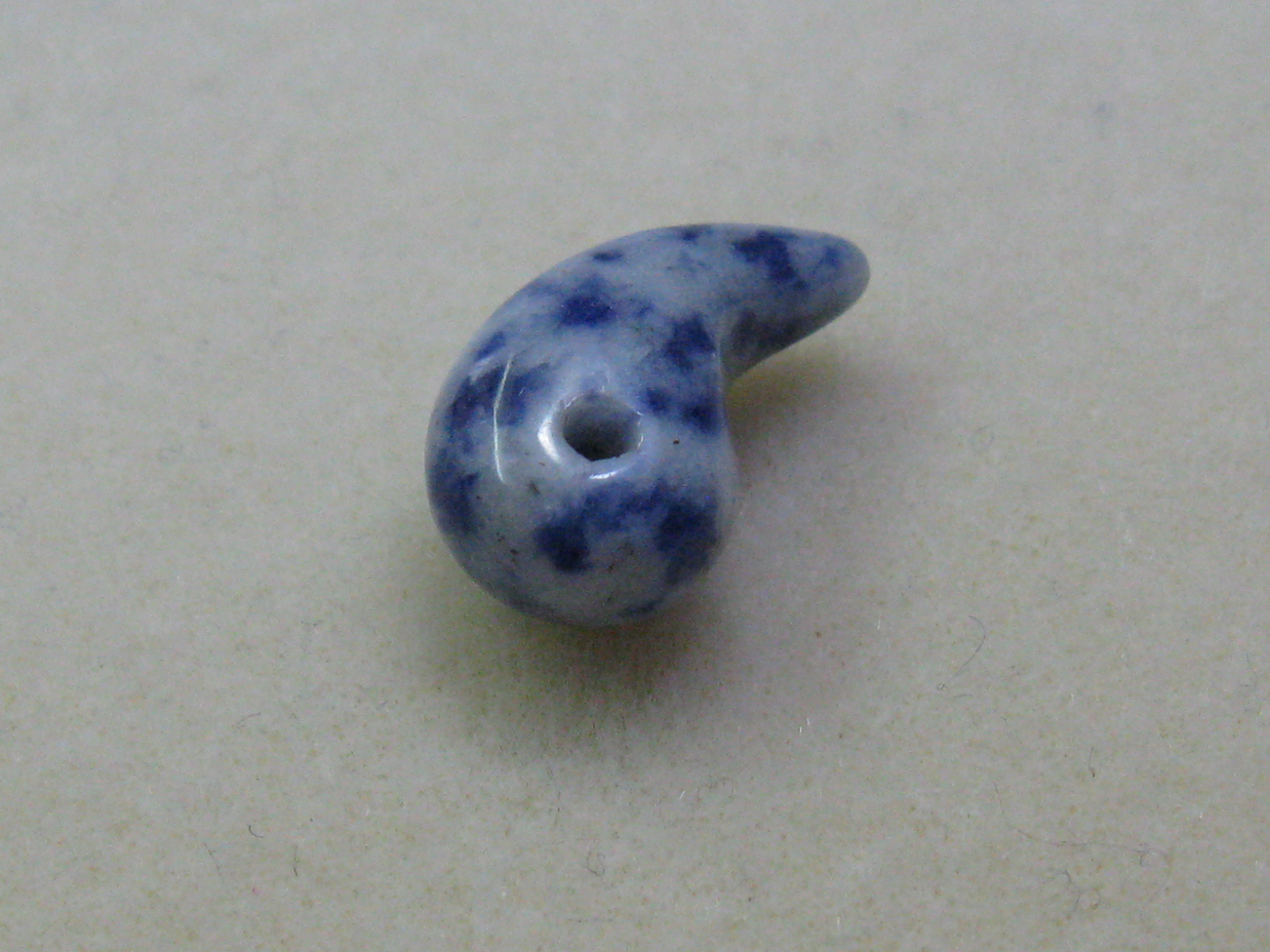 まが玉　約２２mm　(１個入り)　ソーダライト