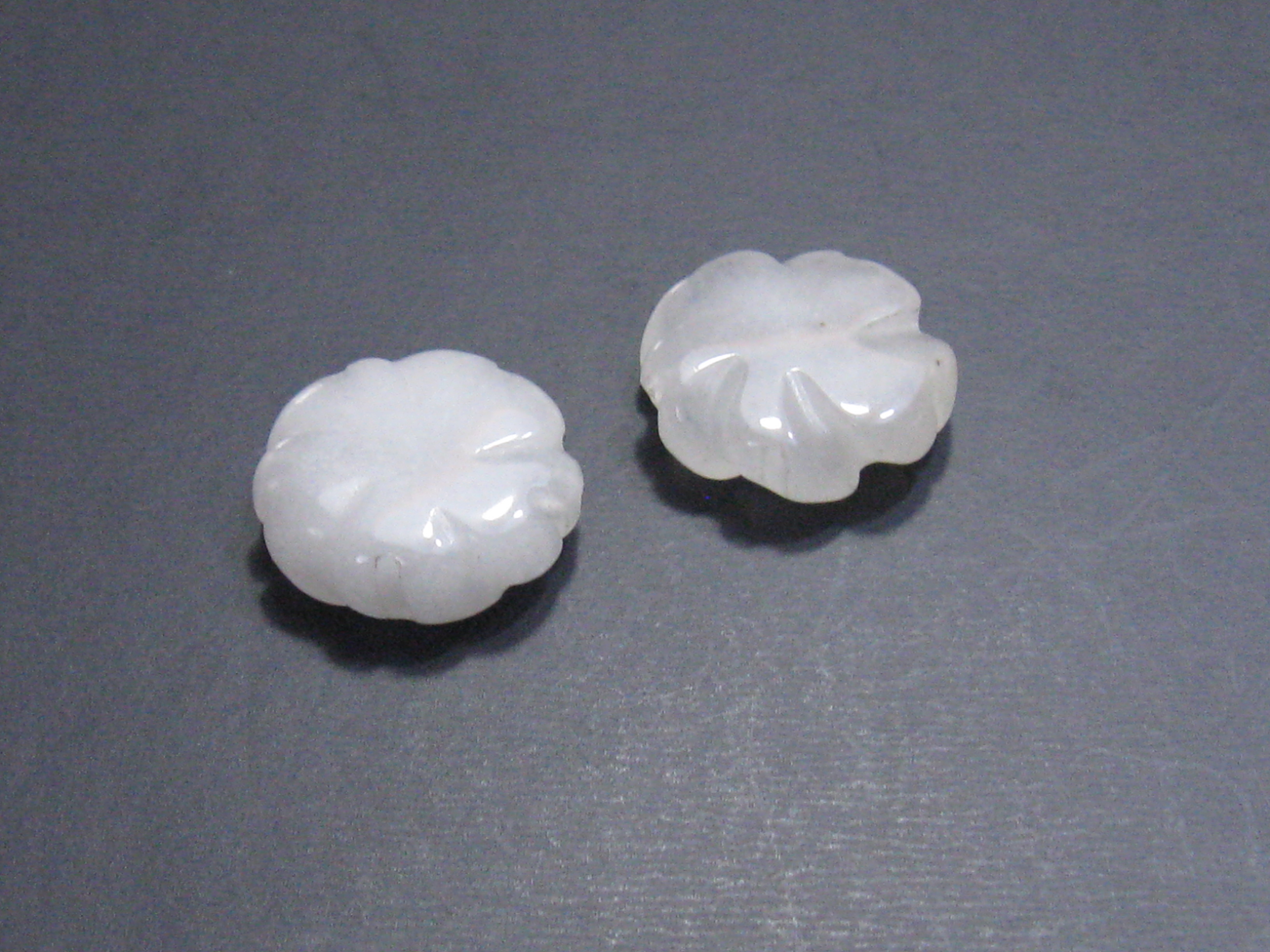 天然石　約１６mm　(２個入り)　ホワイトアゲード