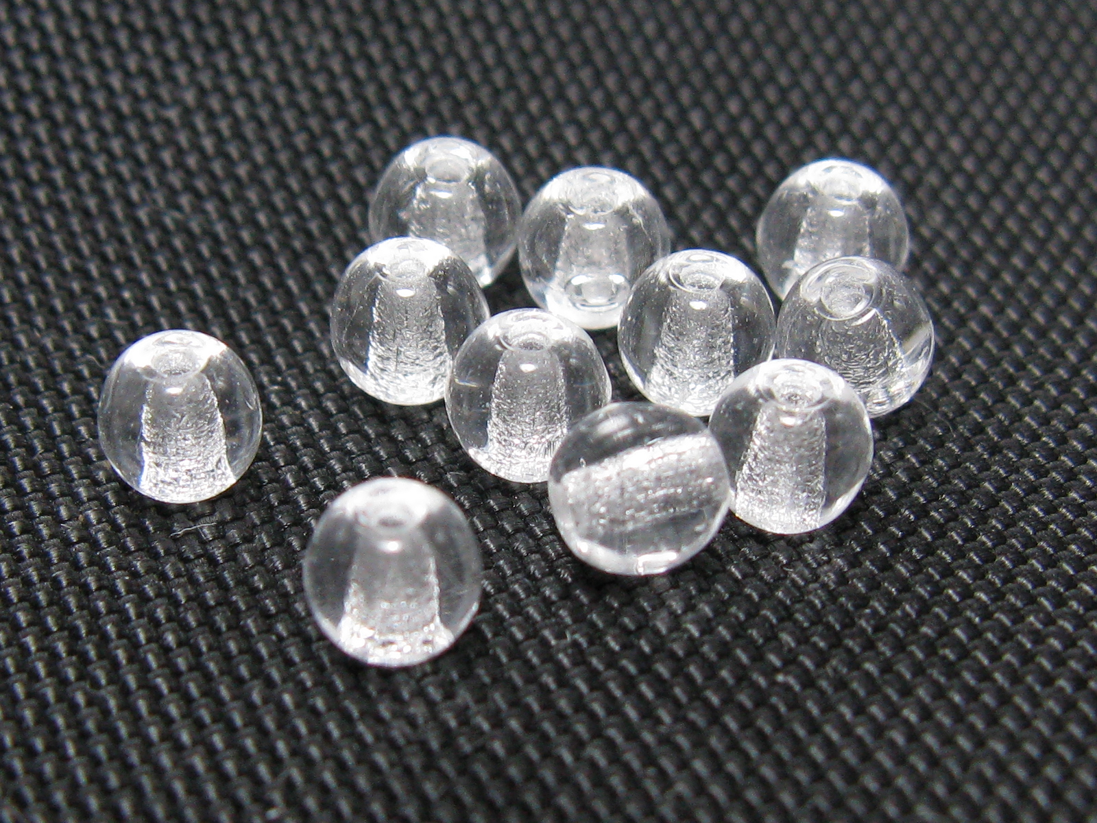 チェコ　プレス　ラウンド　４ミリ　クリスタル