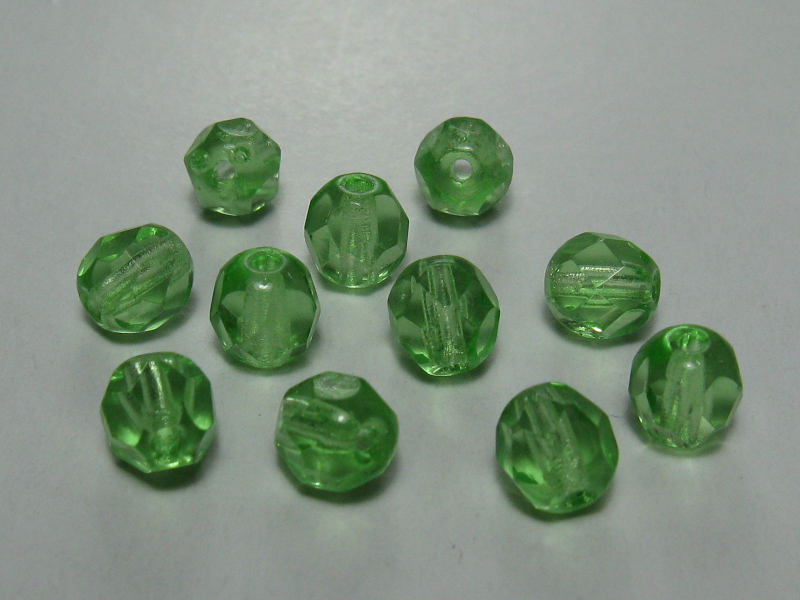 チェコ　ＦＰ　６ミリ　ペリドット