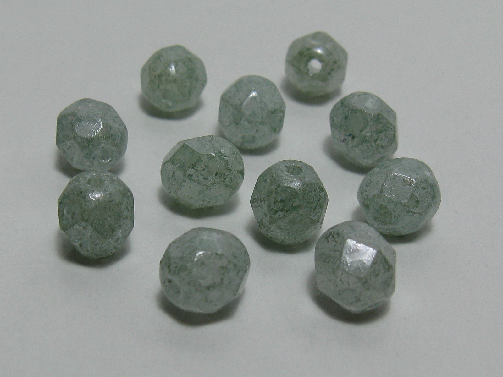 チェコ　ＦＰ　６ミリ　ラスターストーングリーン