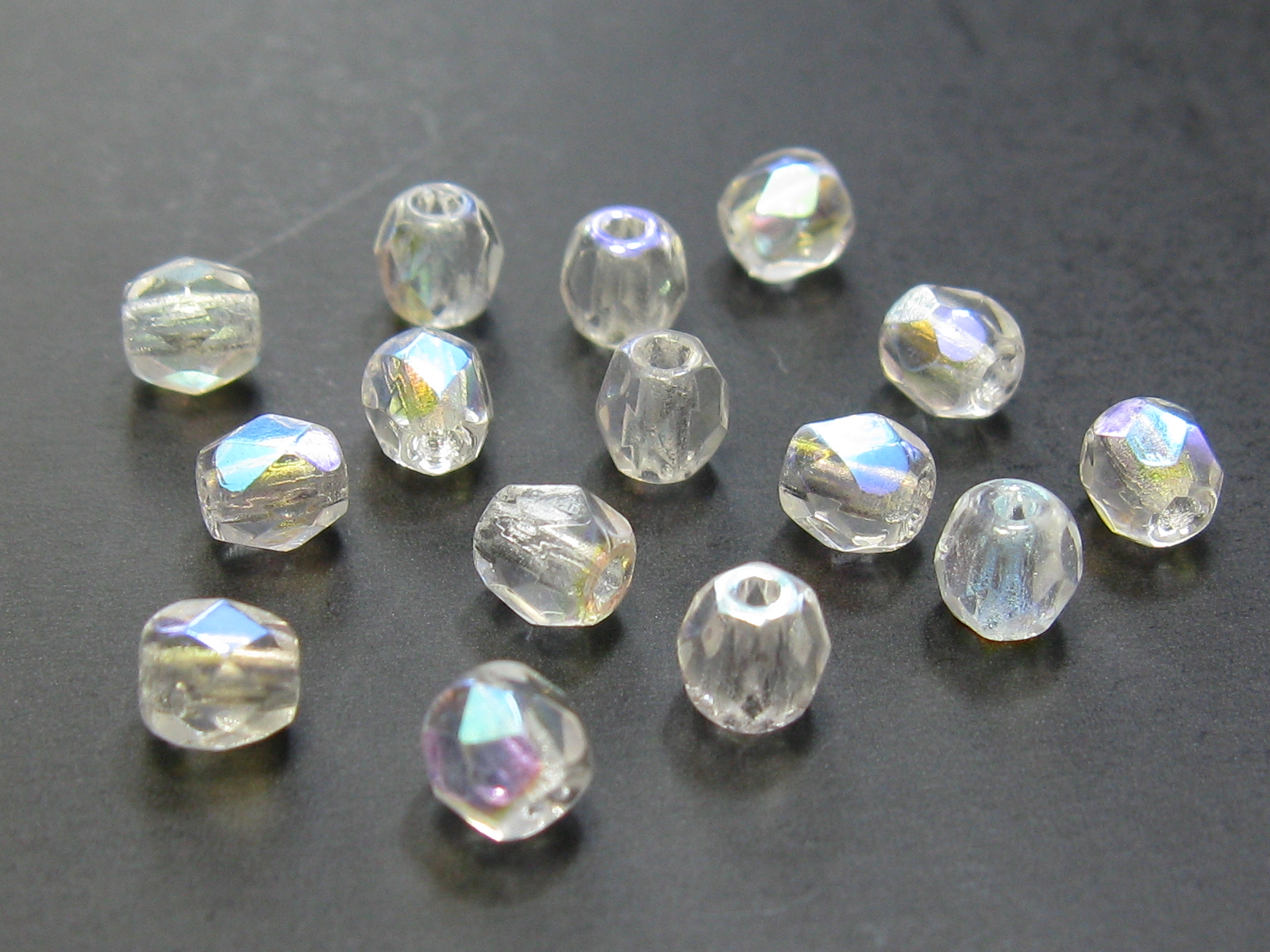 チェコ　ＦＰ　４ミリ　クリスタルＡＢ