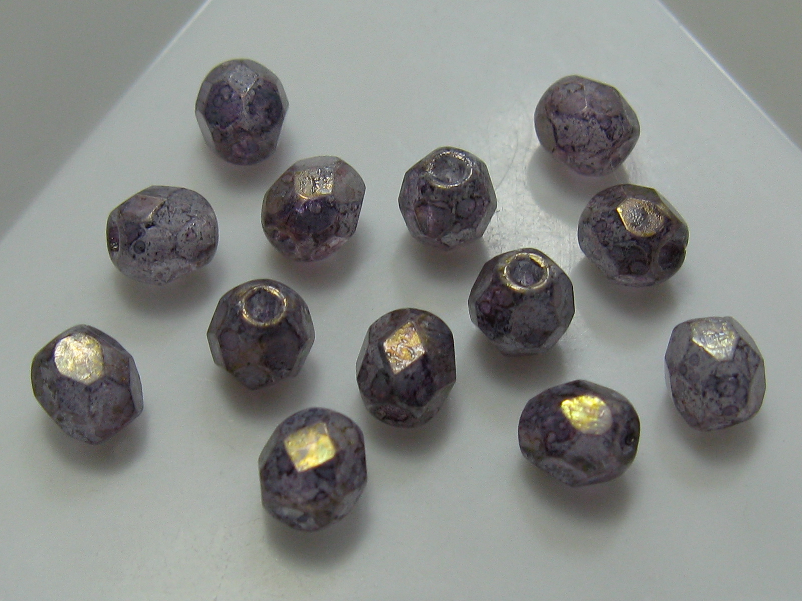 チェコ　ＦＰ　４ミリ　ラスターストーンアメジスト