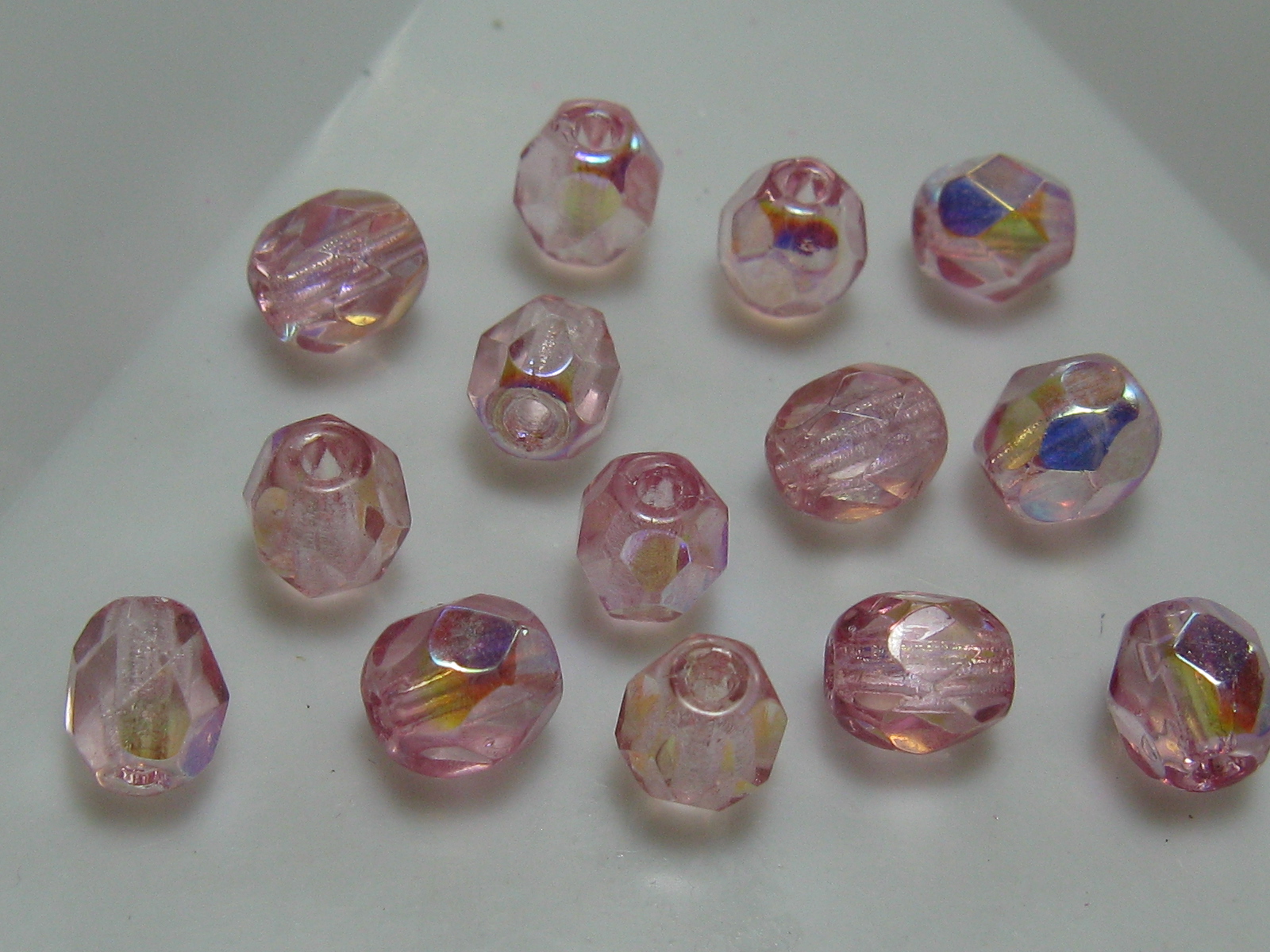 チェコ　ＦＰ　４ミリ　ライトローズピンクＡＢ