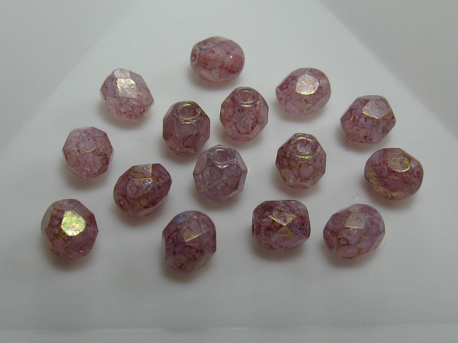 チェコ　ＦＰ　４ミリ　ラスターストーンシャムルビー