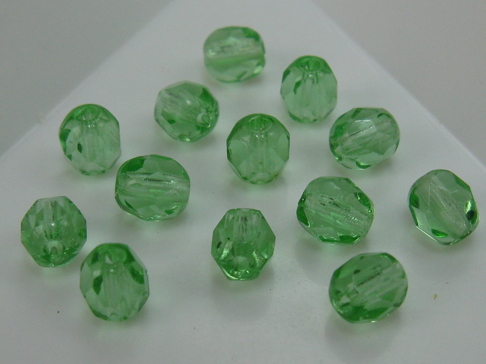 チェコ　ＦＰ　４ミリ　ペリドット