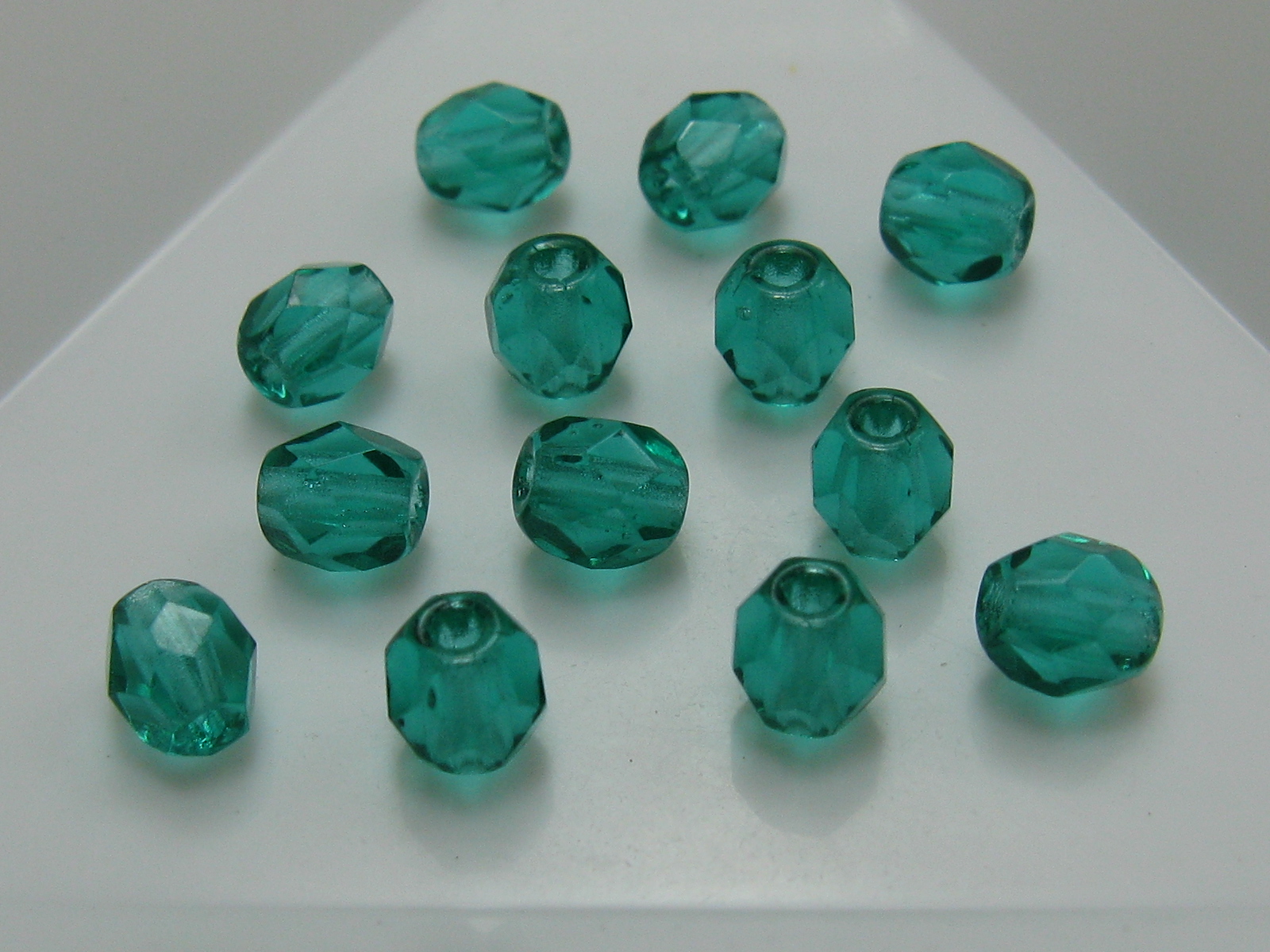 チェコ　ＦＰ　４ミリ　エメラルド