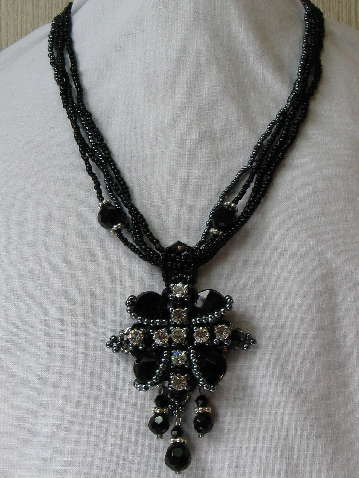 クロス模様のネックレスＡ