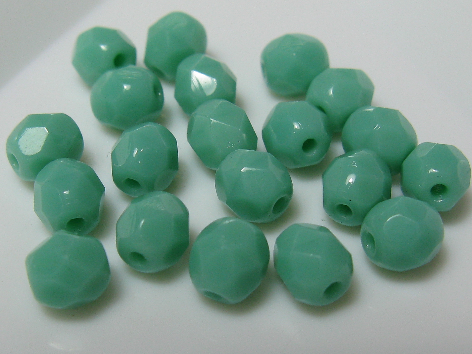 チェコ　FP　４ミリ　オペークターコイズ