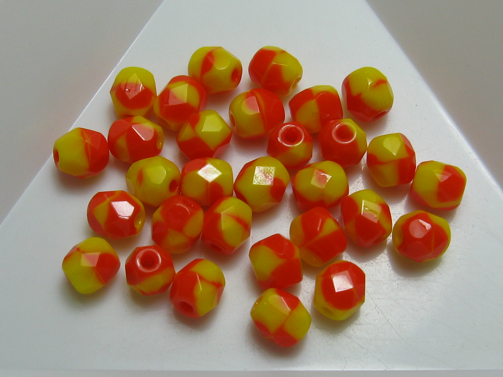 チェコ　ＦＰ　４ミリ　オペークイエローキャンディーレッド