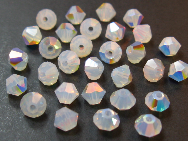 5301番　４mm　ホワイトオパールＡＢ