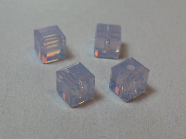 5601番　４mm　バイオレットオパール