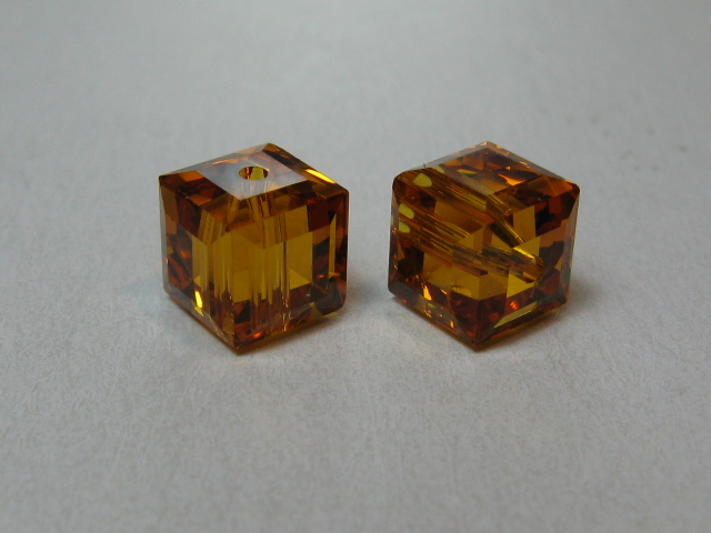 5601番　６mm　トパーズ