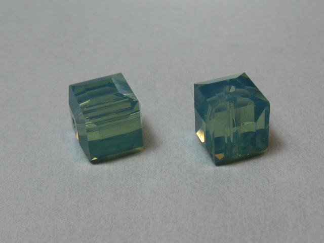 5601番　６mm　パシフィックオパール