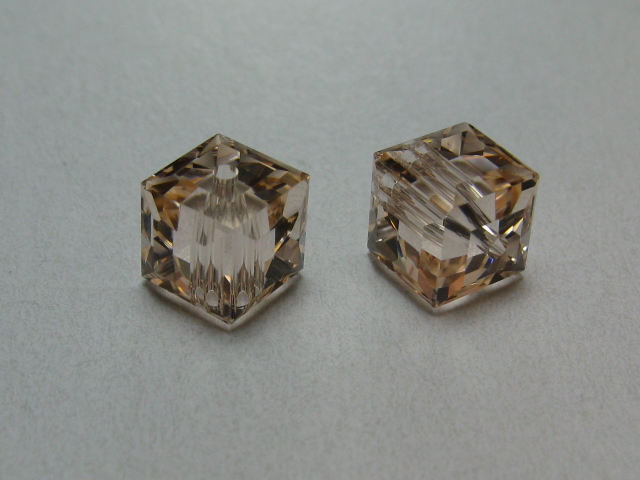 5601番　６mm　シルク