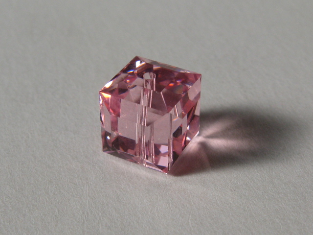 5601番　８mm　ライトローズ