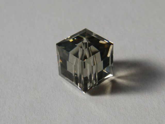 5601番　８mm　ブラックダイヤモンド