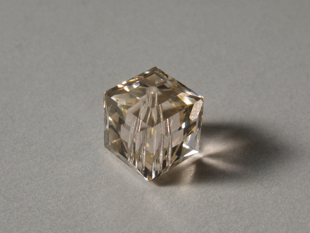 5601番　８mm　シルク