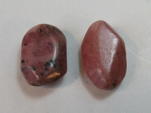 天然石　23×15ミリ　ナゲットカット　ロードライト