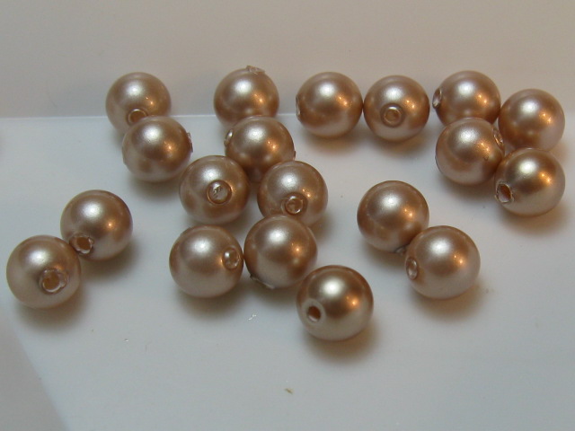 5810番　４mm　パウダーアーモンド