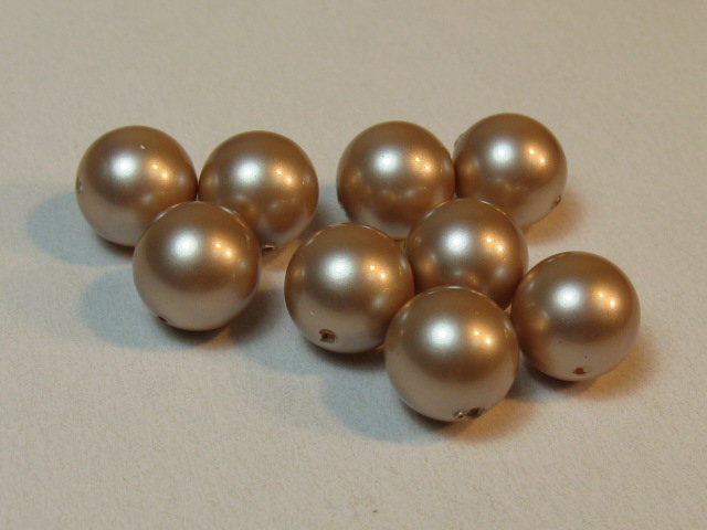 5810番　８mm　パウダーアーモンド
