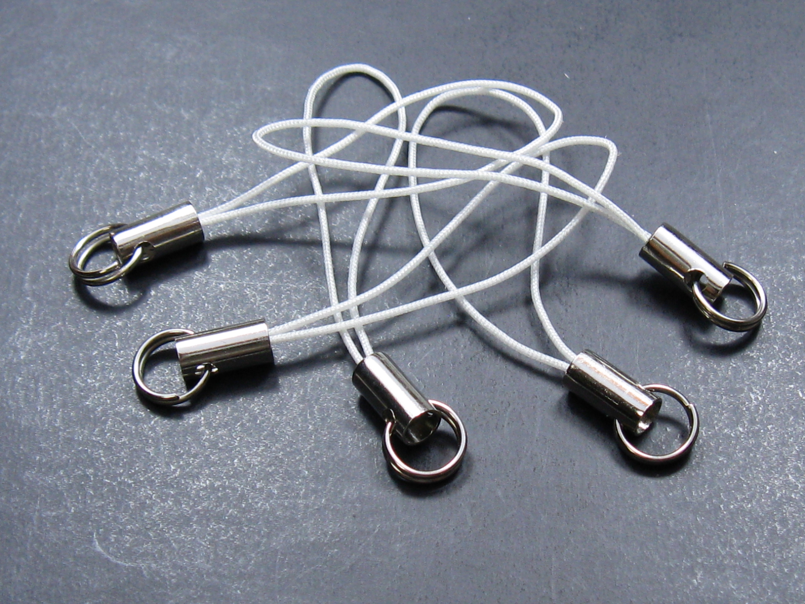 ストラップ・二重カン付き　(５個入り)　ホワイト