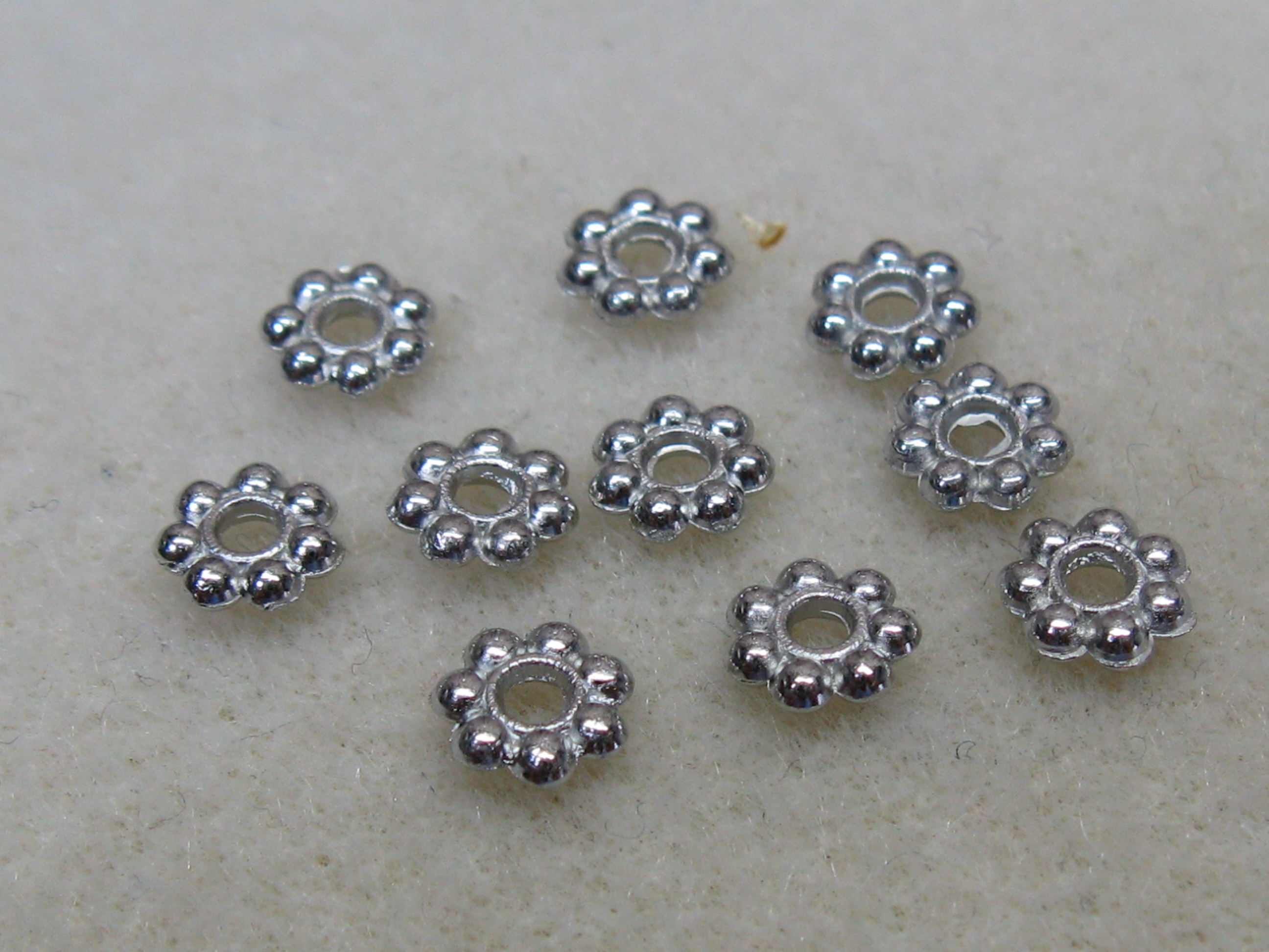 デイジー　７×１.5ミリ　Ａシルバー