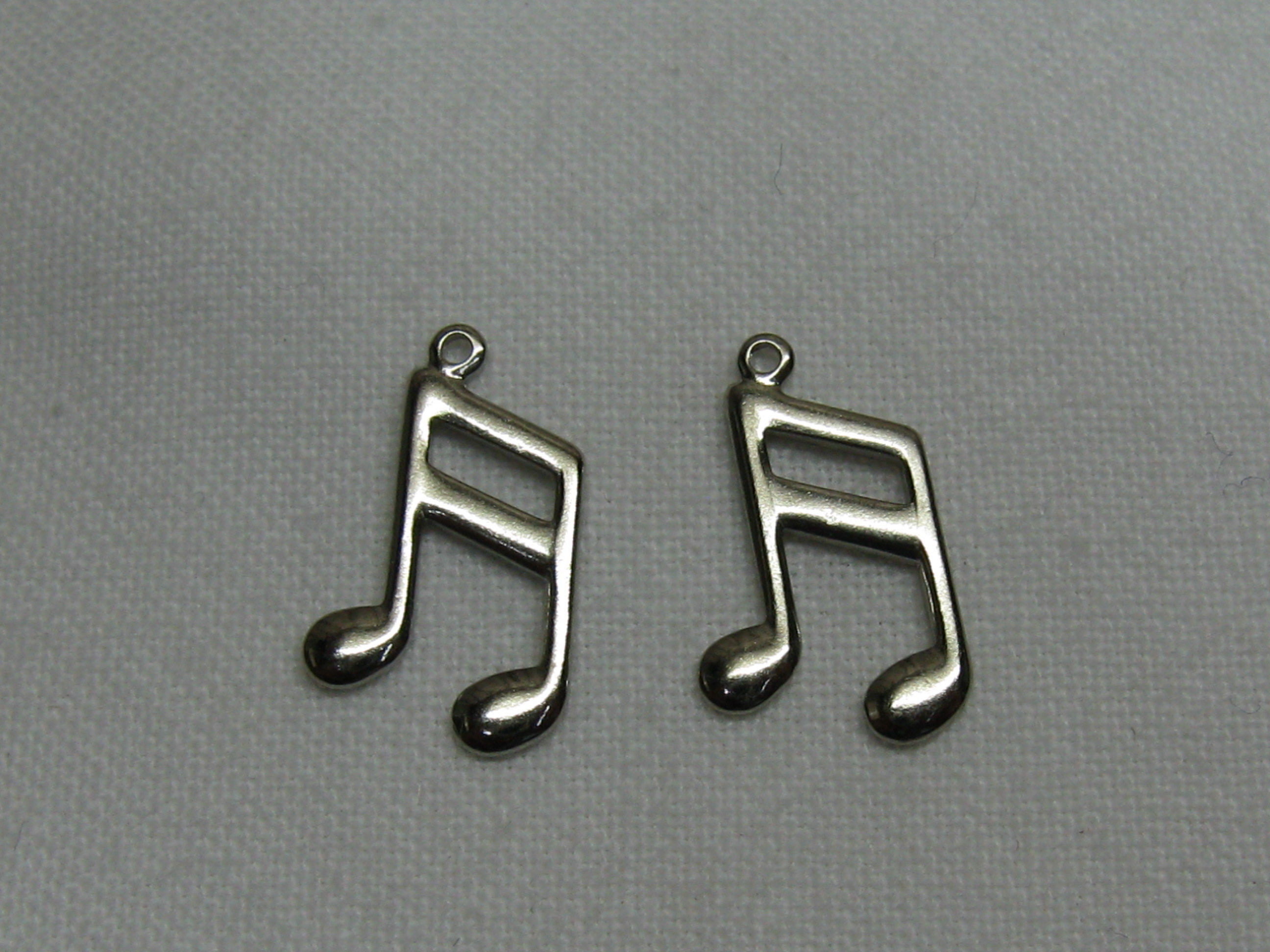 チャーム　十六分音符　16ミリ　シルバー